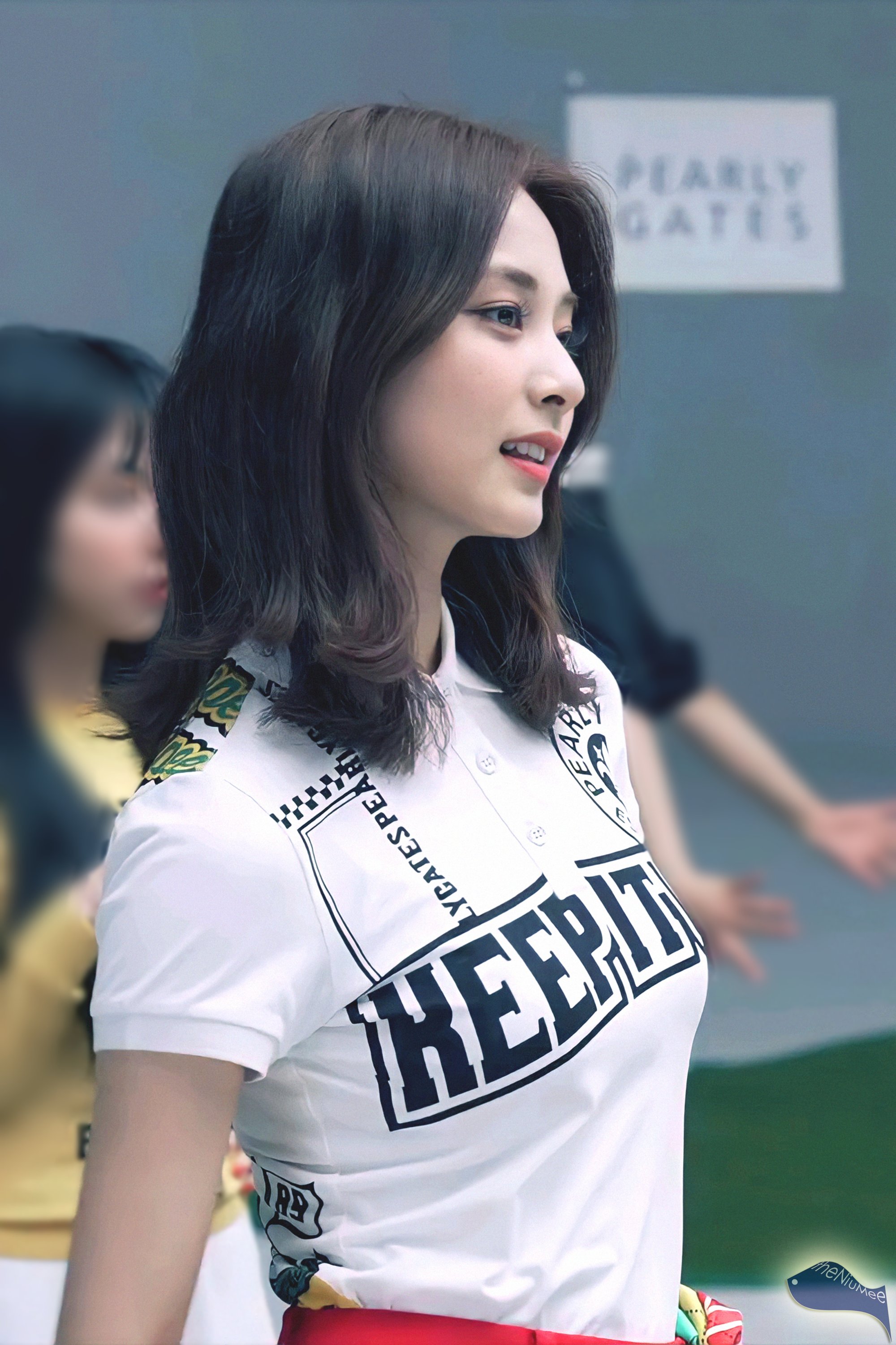 pearlygates-Tzuyu-Golf-White-Shirt-and-Red-Skirt-Side-Profile.jpg