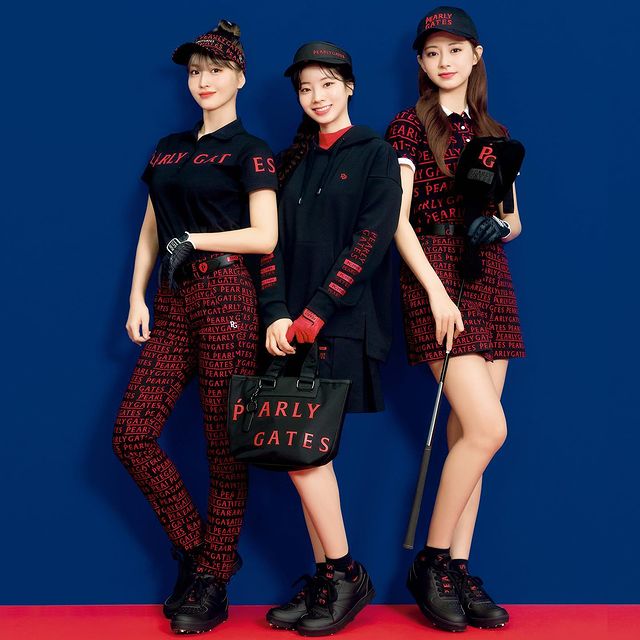 pearlygates-Tzuyu-Momo-Dahyun-Black-and-Red-GOLF-Outfit.jpg