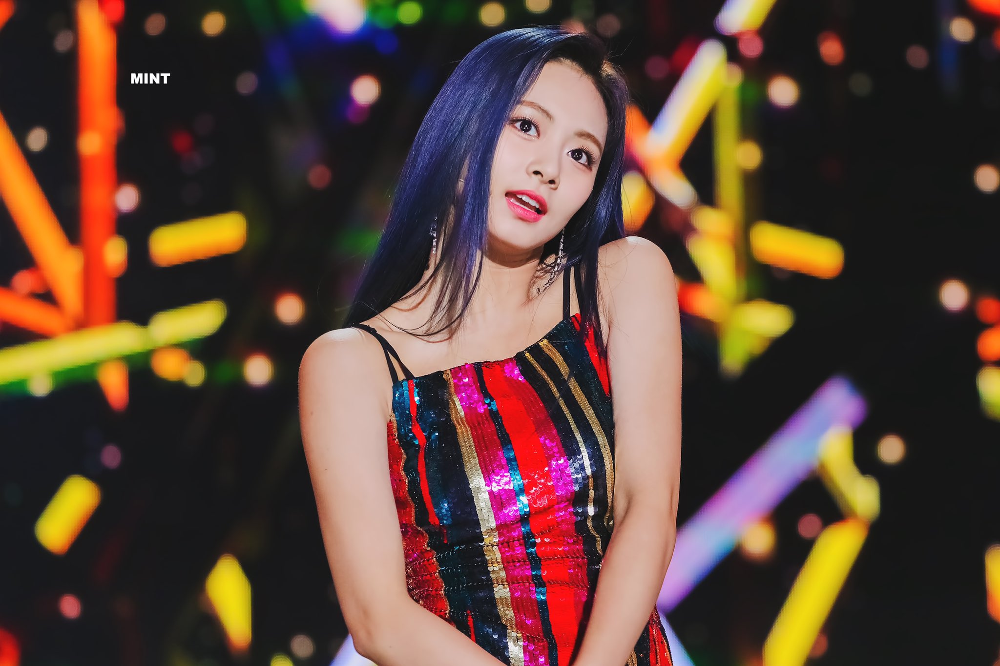 2019-Feel-Special-Twice-Tzuyu-3.jpg