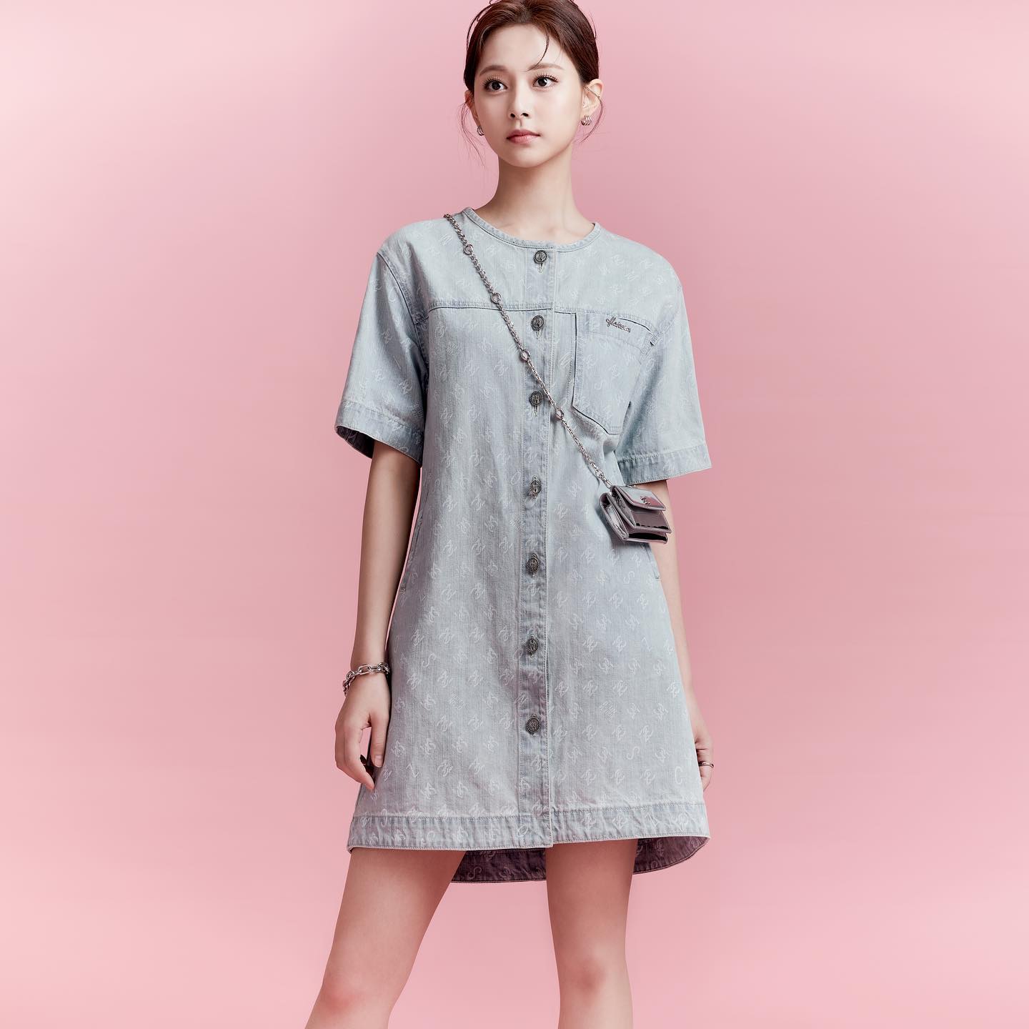 Tzuyu x ZOOC Round neck ice denim dress 2022 Summer.jpg