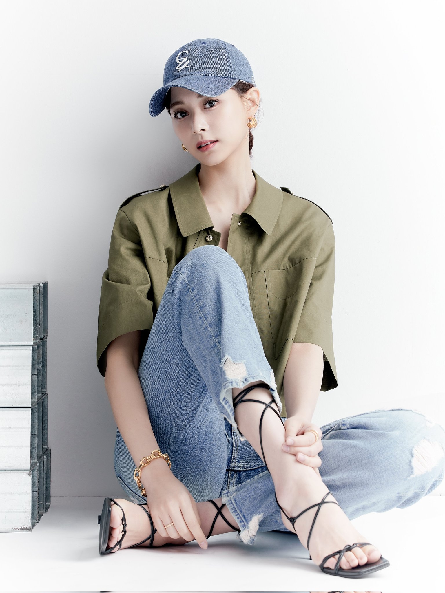 Tzuyu-Summer-Army-Green-Shirt-and-Jean-Blue-Baseball-Hat-2022-April-ZOOC-3.jpg