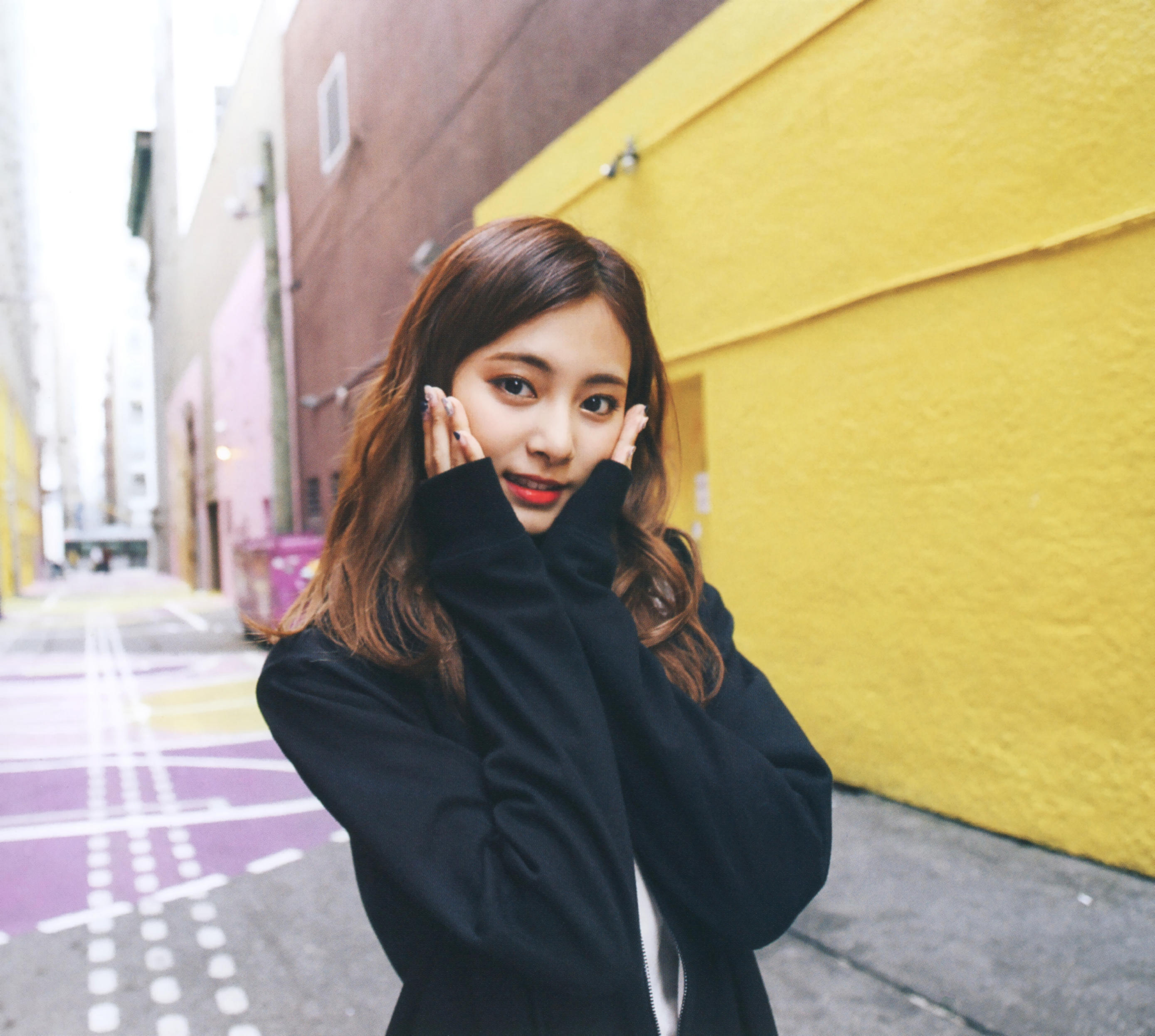 TWICE Tzuyu MONOGRAPH Twicetagram (4).jpg