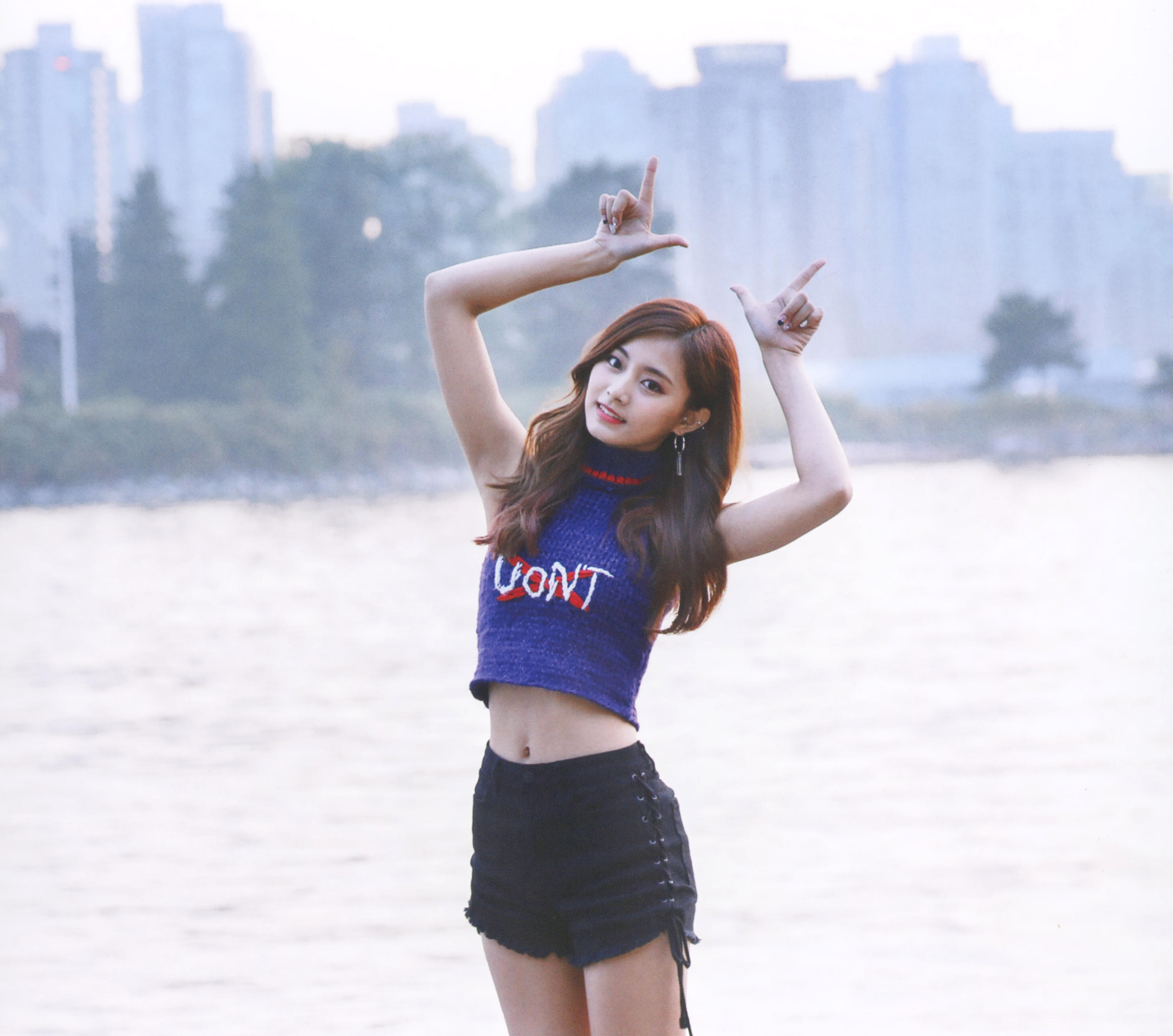 TWICE Tzuyu MONOGRAPH Twicetagram (5).jpg