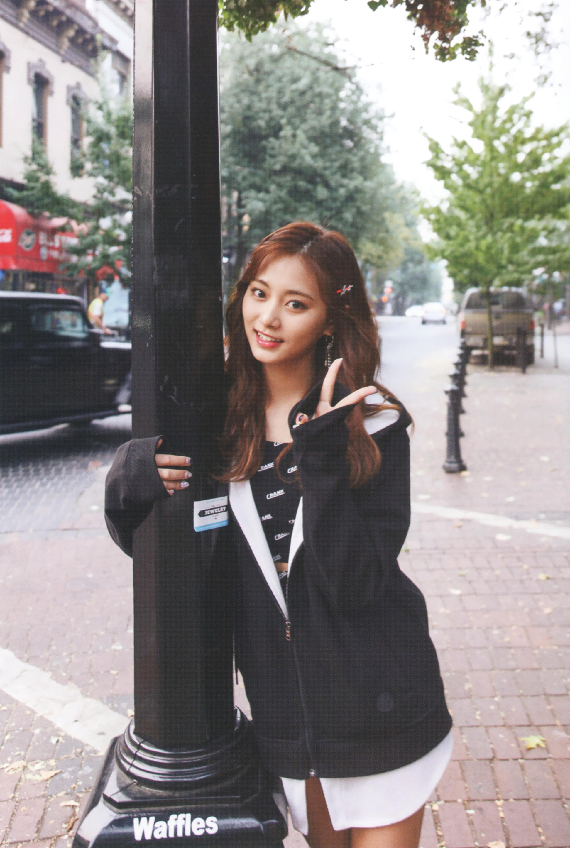 TWICE Tzuyu MONOGRAPH Twicetagram (6).jpg