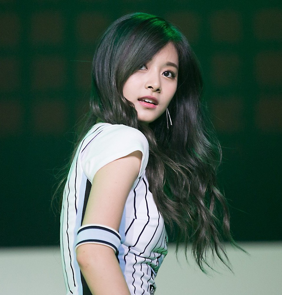 2016 Twice Tzuyu  Kyung Hee University Festival (0).jpg