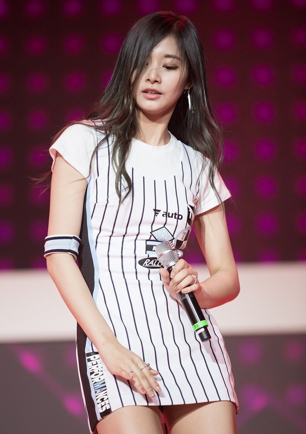 2016 Twice Tzuyu  Kyung Hee University Festival (4).jpg