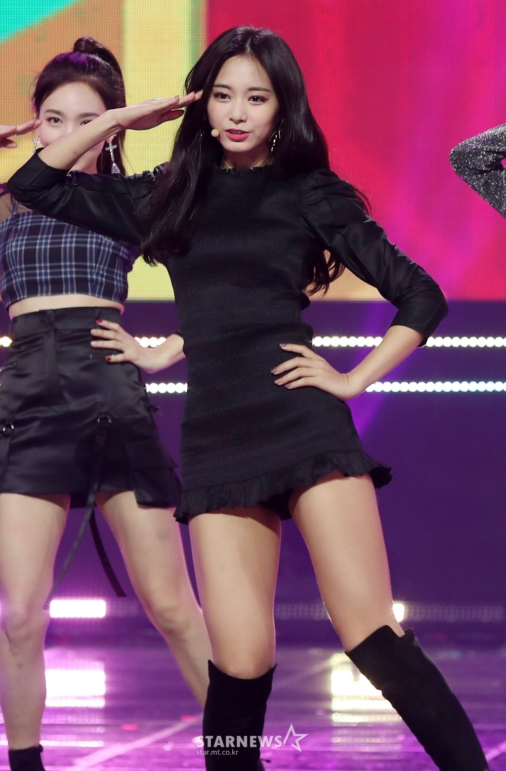 Tzuyu-Knee-High-Botts-Yes-or-Yes-Era-8.jpg