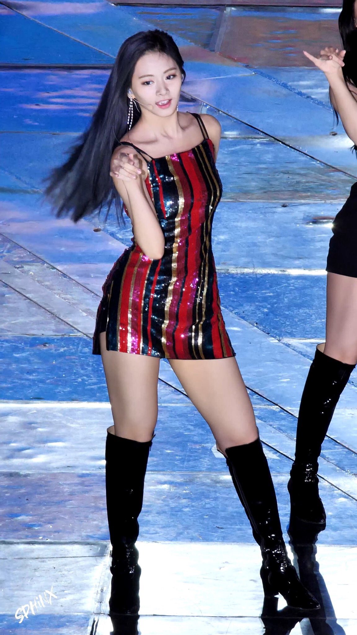 Tzuyu-Knee-High-Boots-Feel-Special-era-3.jpg