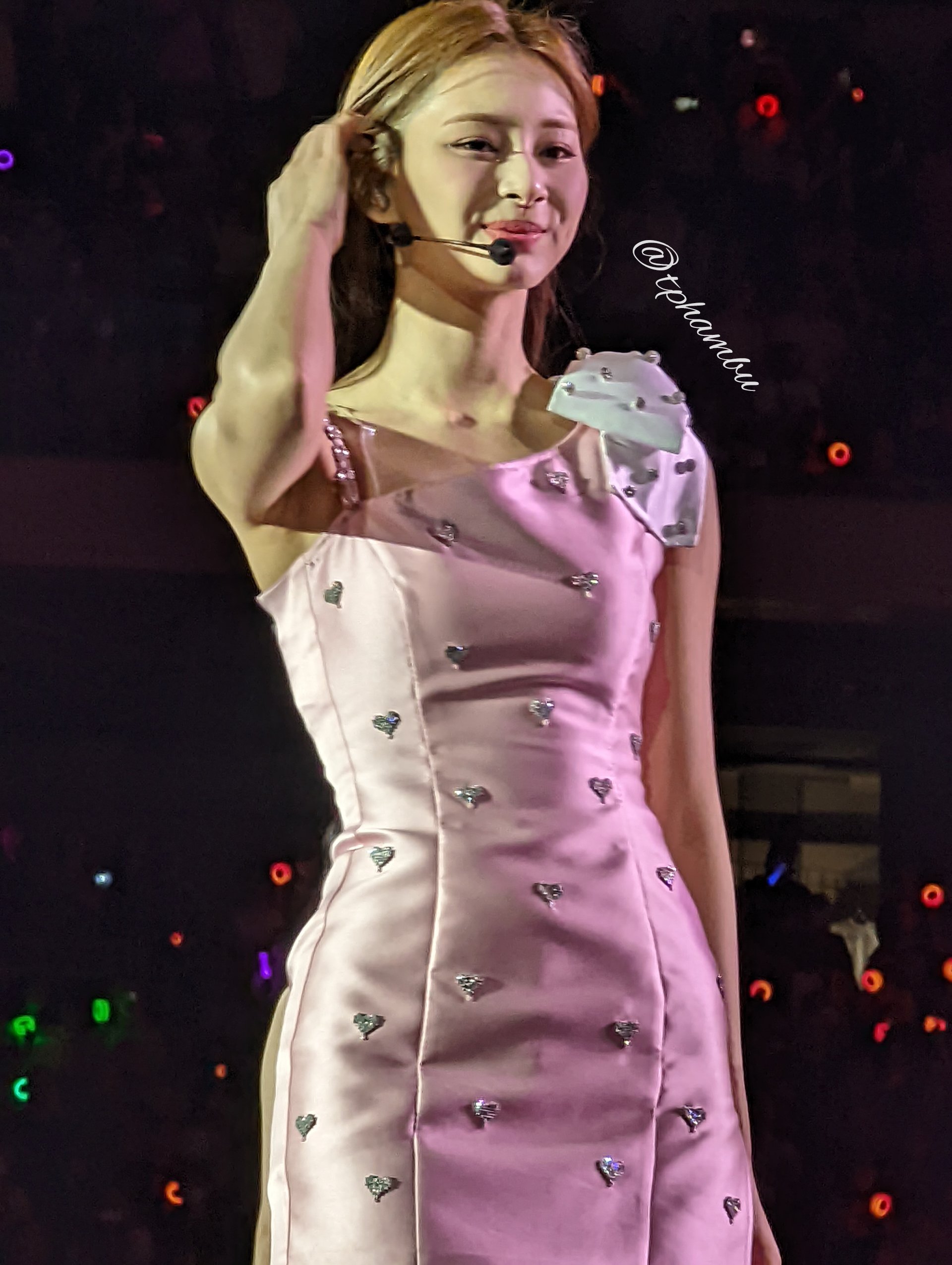 (Shy and Smile) Tzuyu-Twice-World-Tour-Encore-2022-05-15-Banc of california stadium.jpg