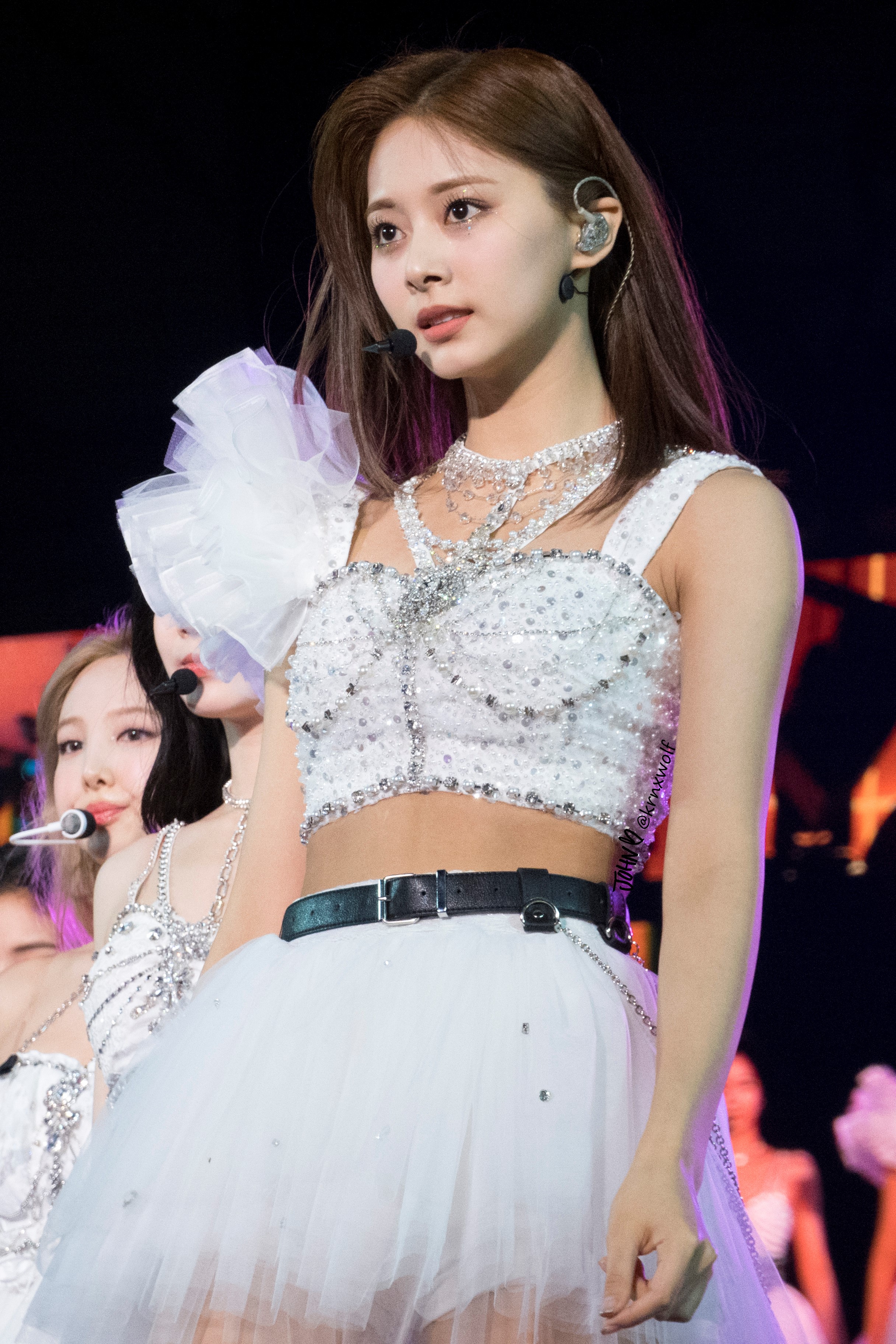 Tzuyu-Concert-Center-2.jpg