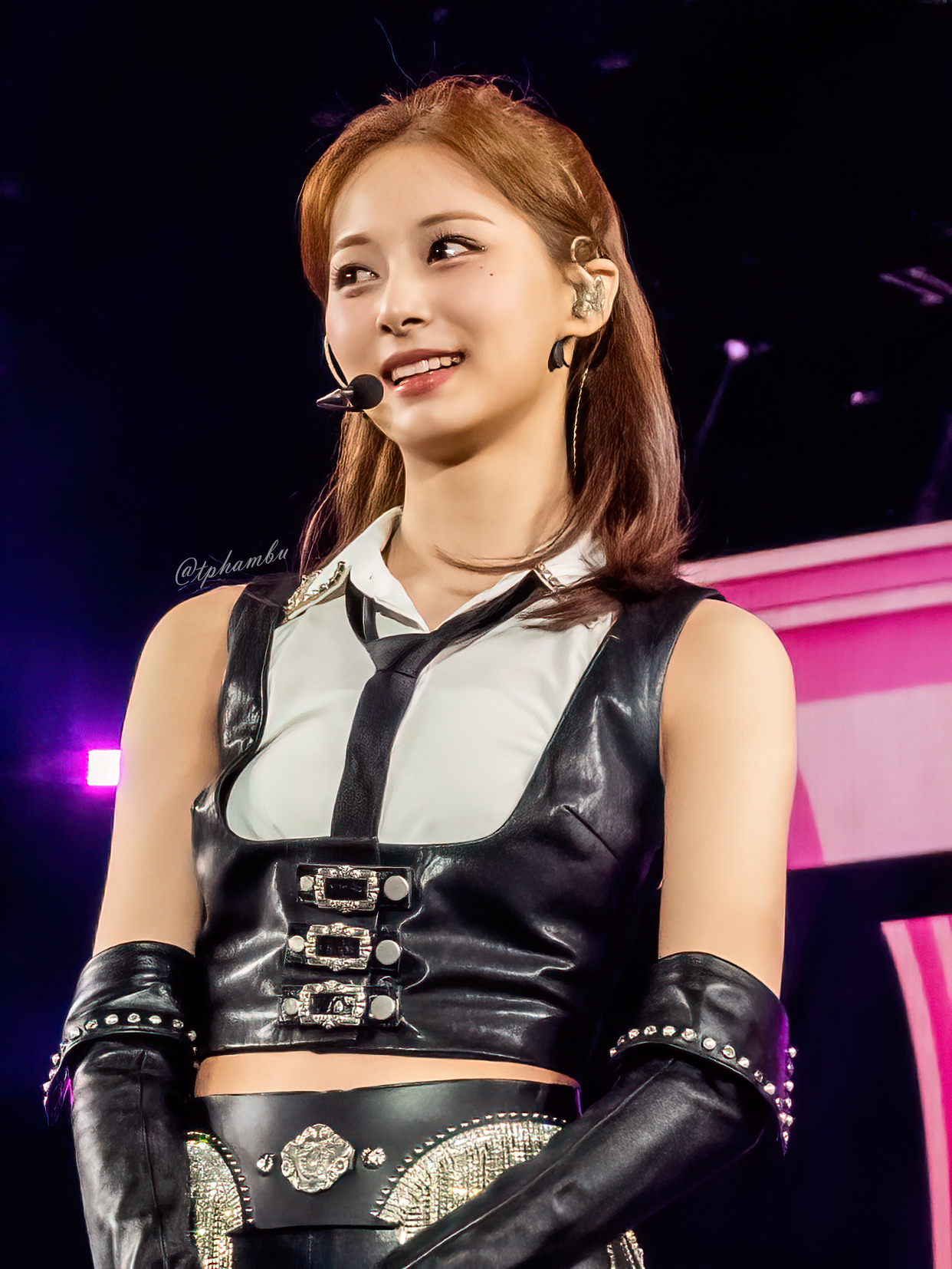 tzuyu @ banc of california stadium 8.jpg