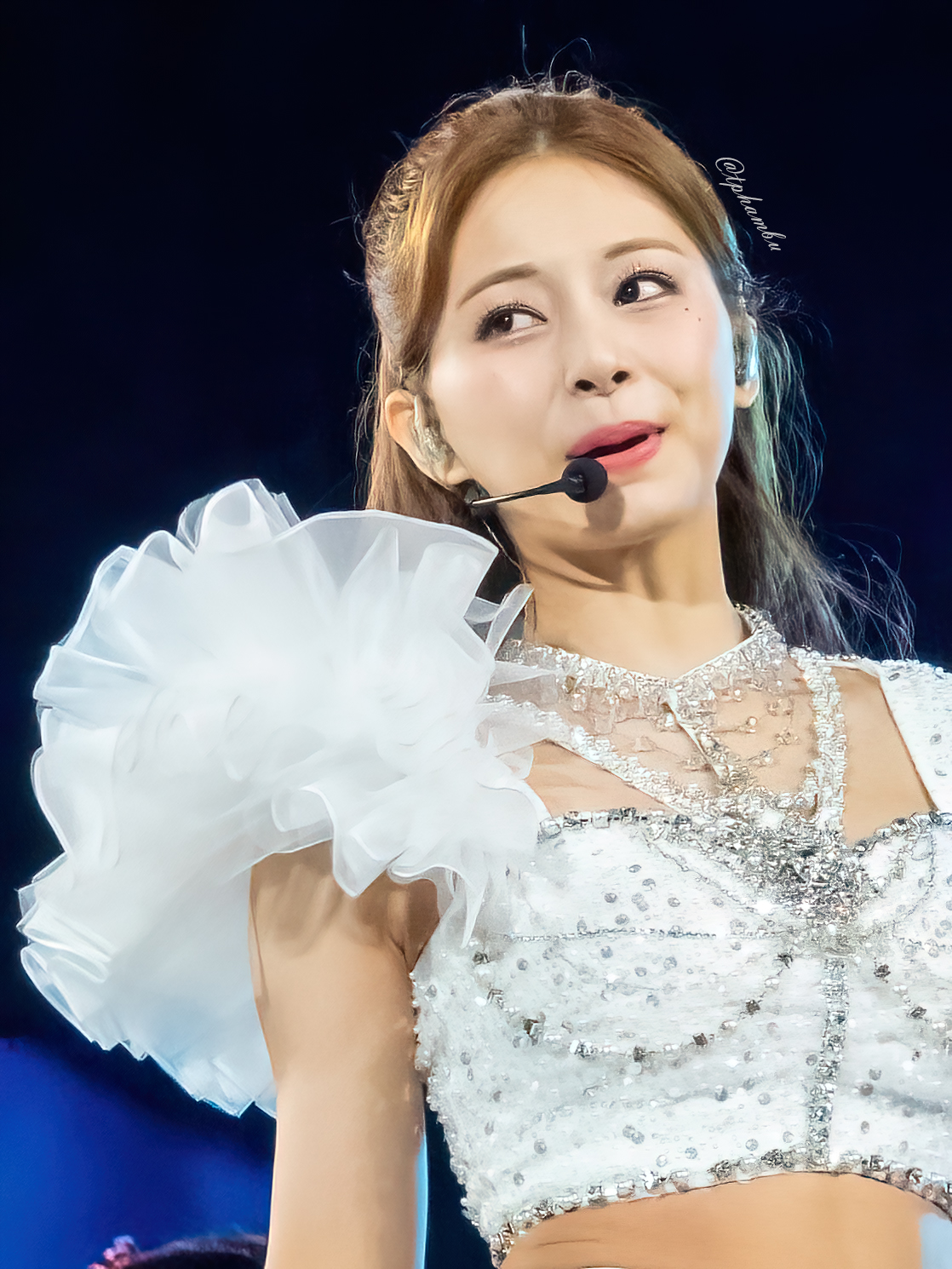 tzuyu @ banc of california stadium 9.jpg