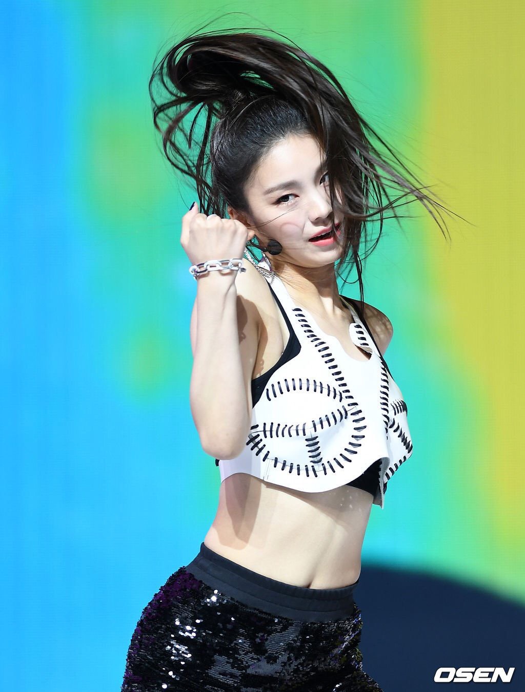 ITZY-Yeji-2019- (04).jpg