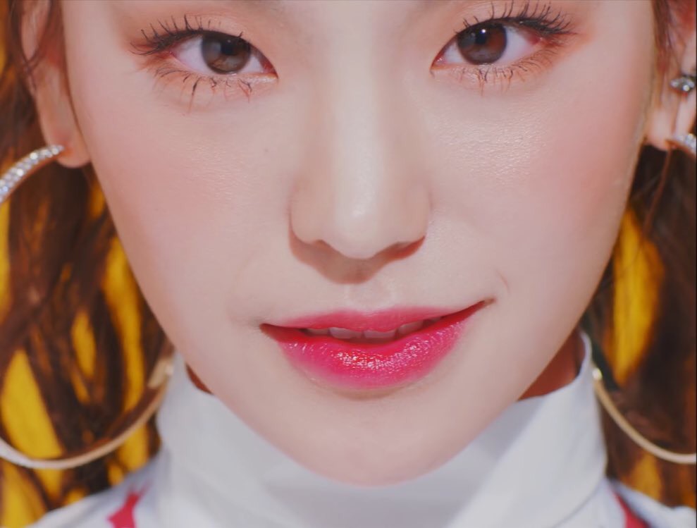 ITZY-Yeji-2019- (18).jpg