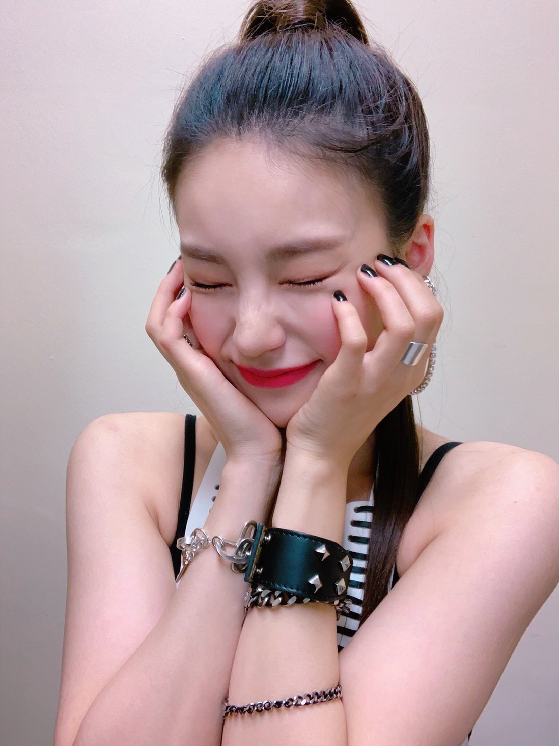 ITZY-Yeji-2019- (22).jpg