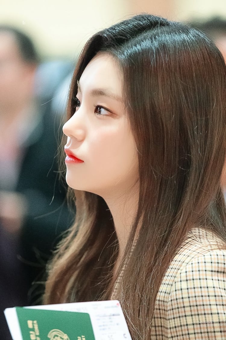 ITZY-Yeji-2019- (41).jpg