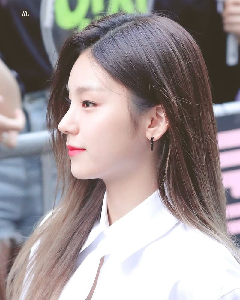 ITZY-Yeji-2019- (43).jpg