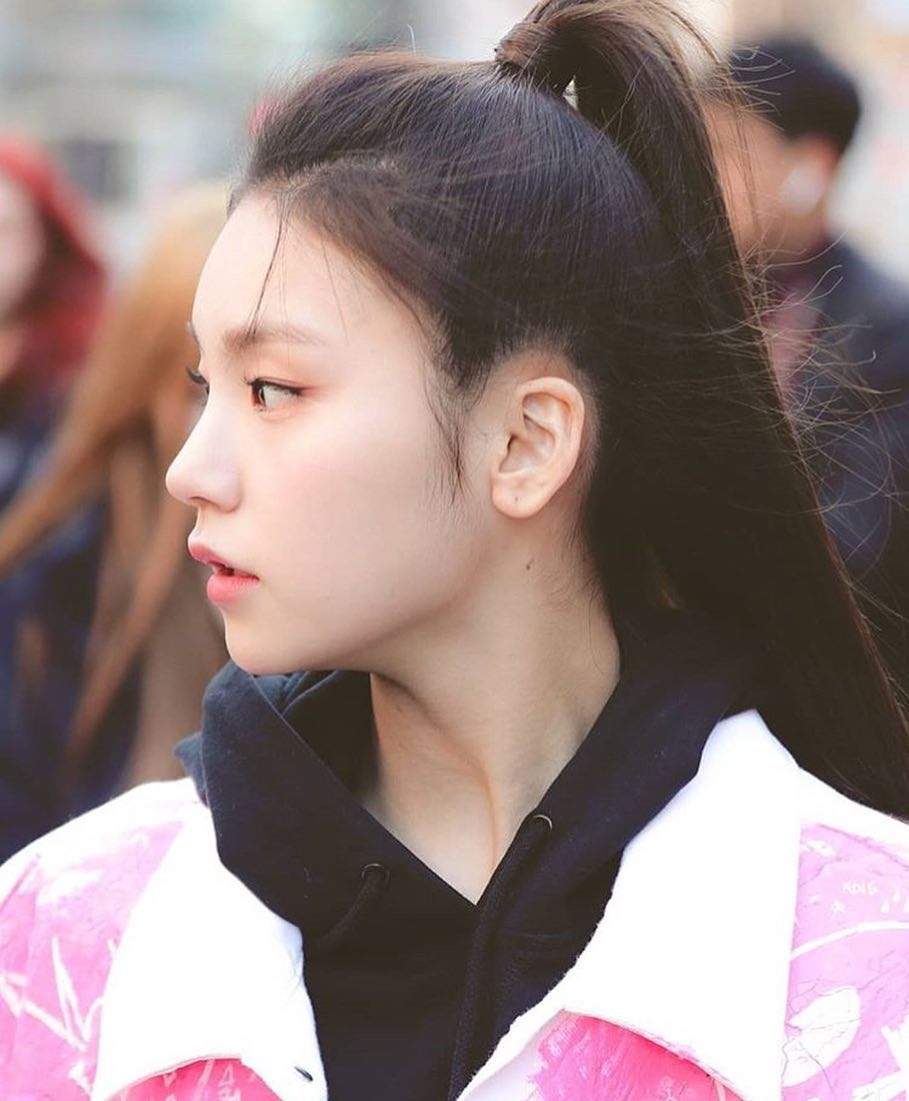 ITZY-Yeji-2019- (44).jpg