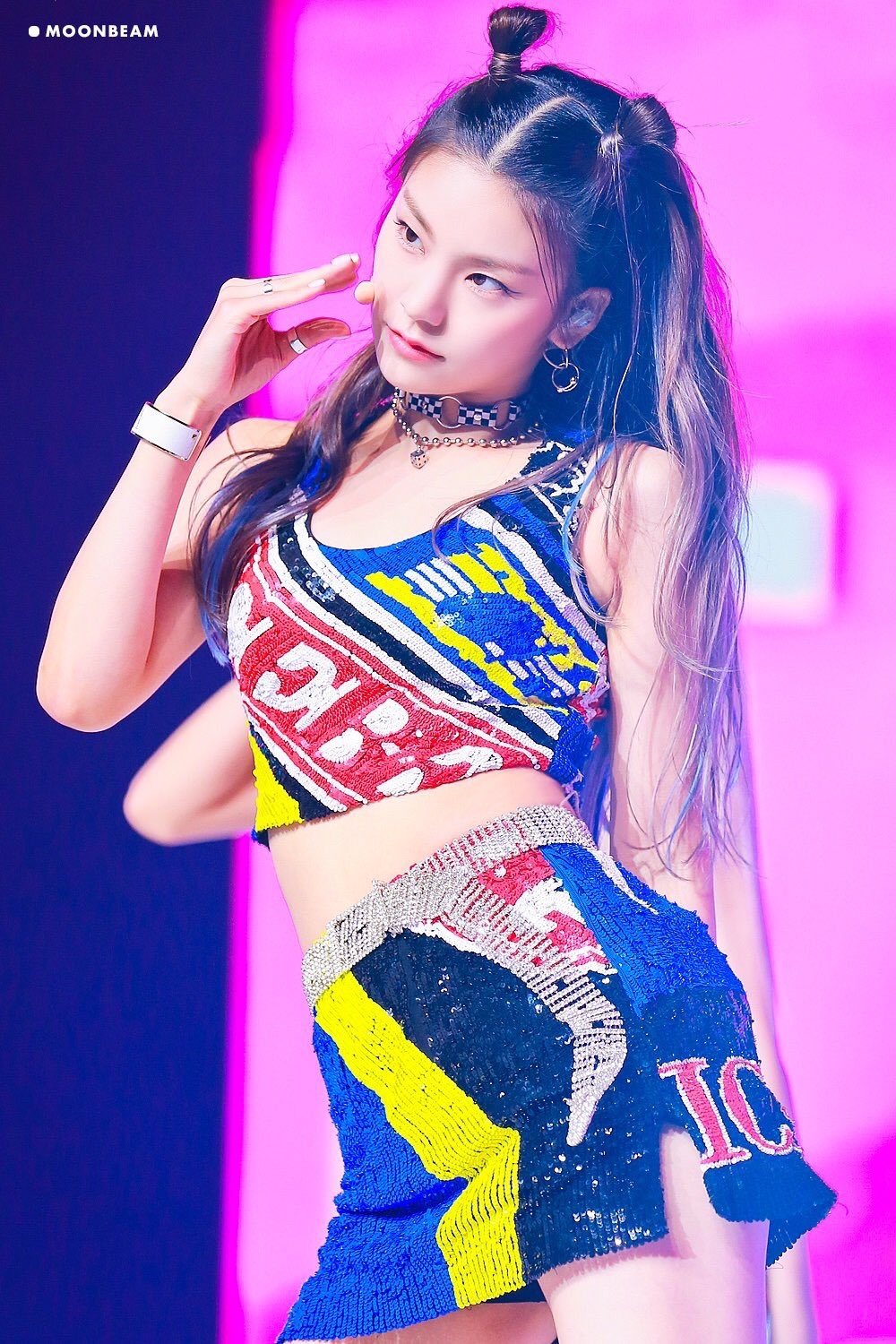 ITZY-Yeji-2019- (55).jpg