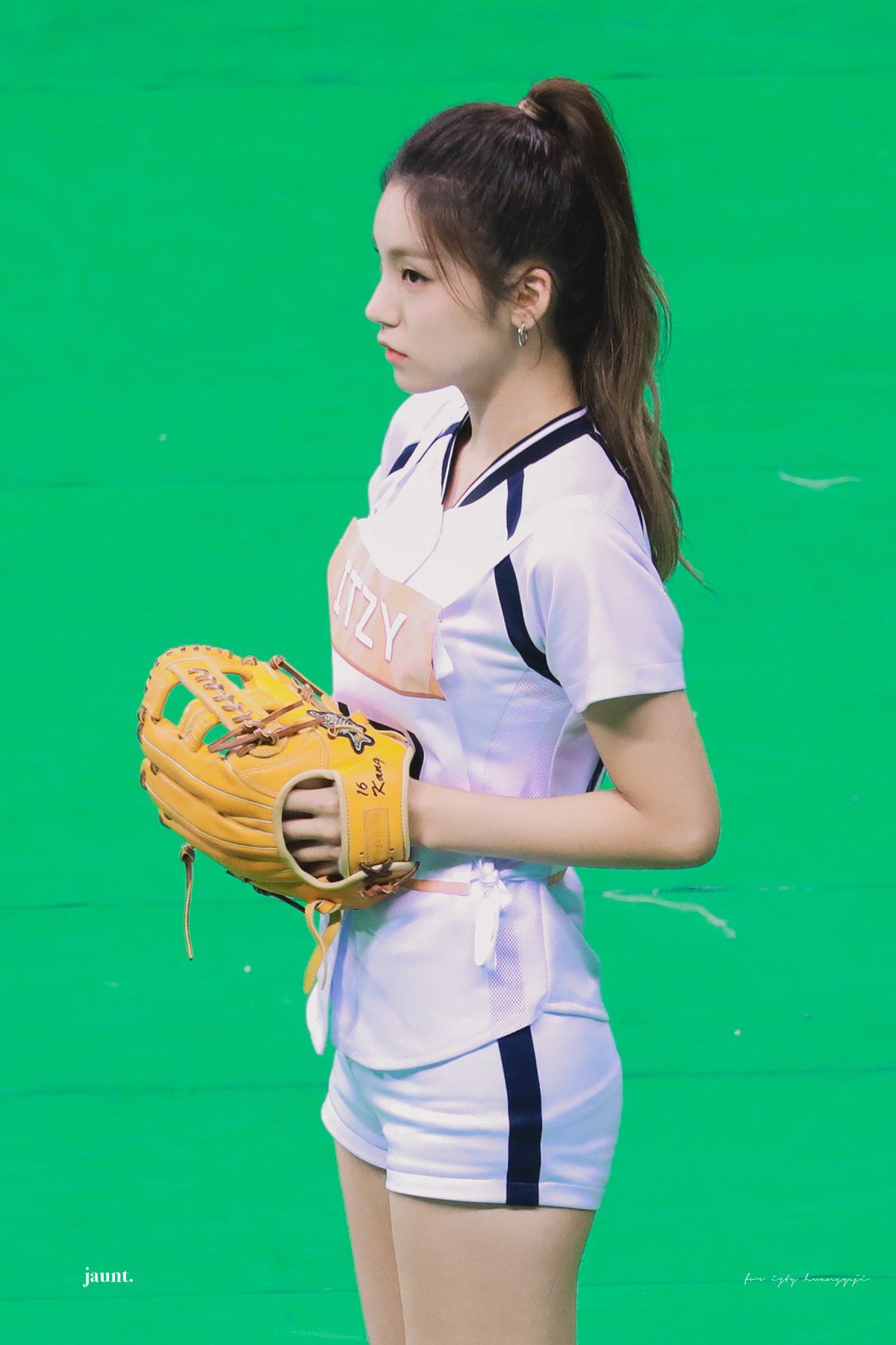 ITZY-Yeji-2020 (04).jpg