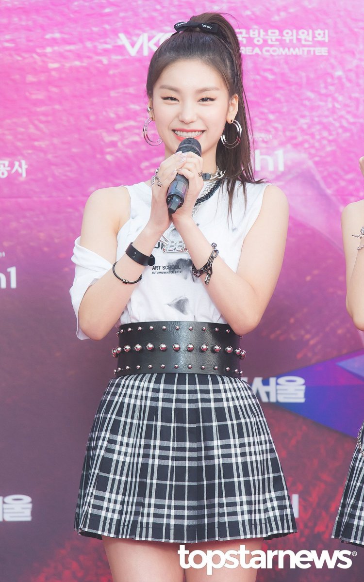 ITZY-Yeji-2020 (16).jpg