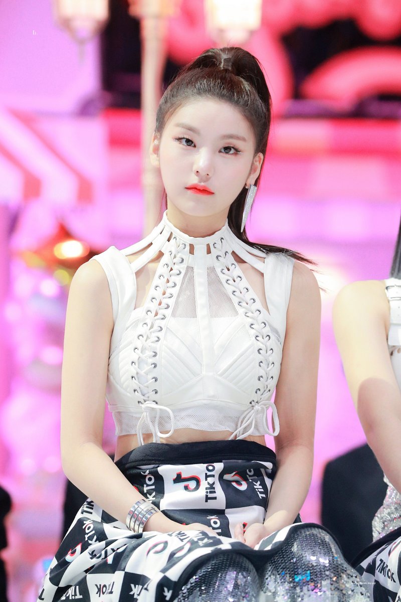 ITZY-Yeji-2020 (20).jpg