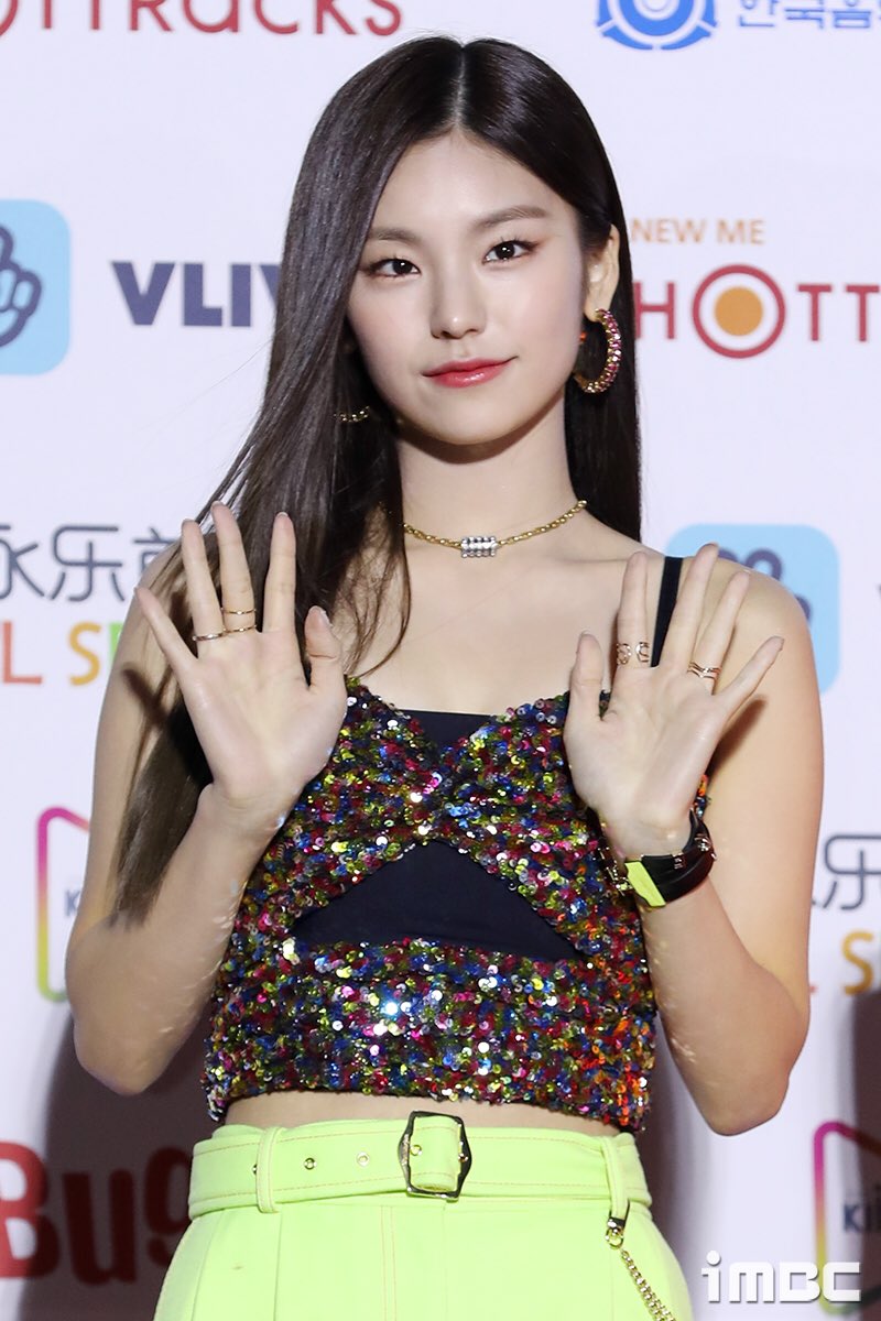 ITZY-Yeji-2020 (24).jpg