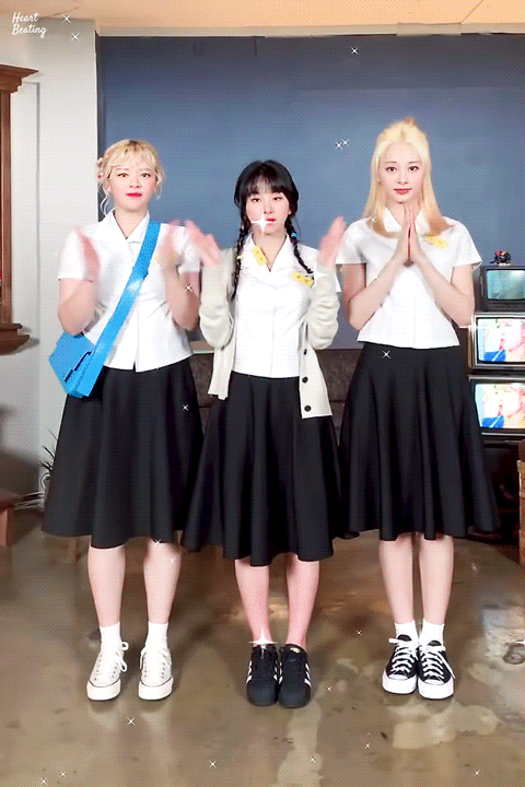 HIGH-School-Girl-Twice-Clapping (JK Twice, JeongChaeTzu).gif