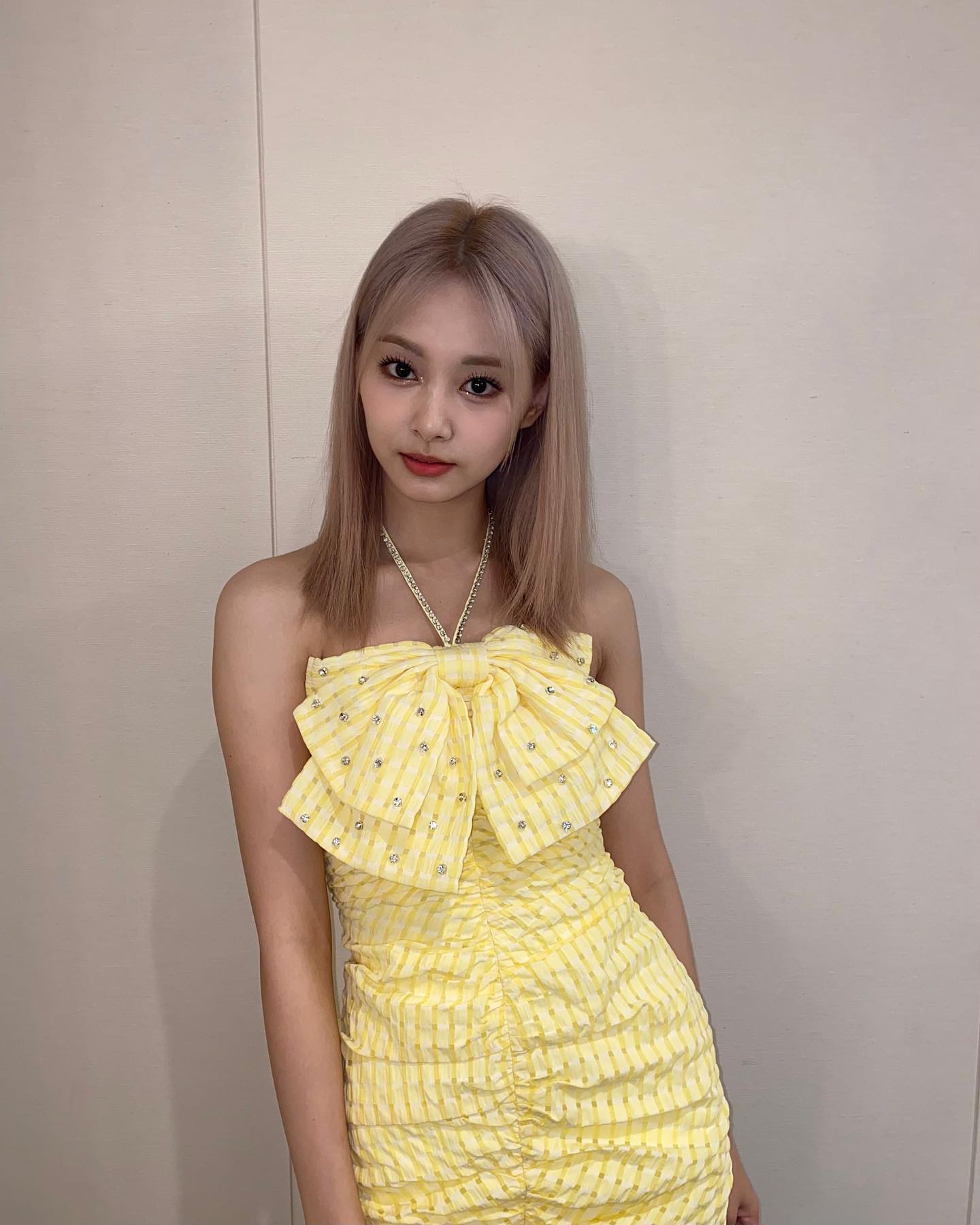 Yellow-Dress-Chou-Tzuyu-2.jpg