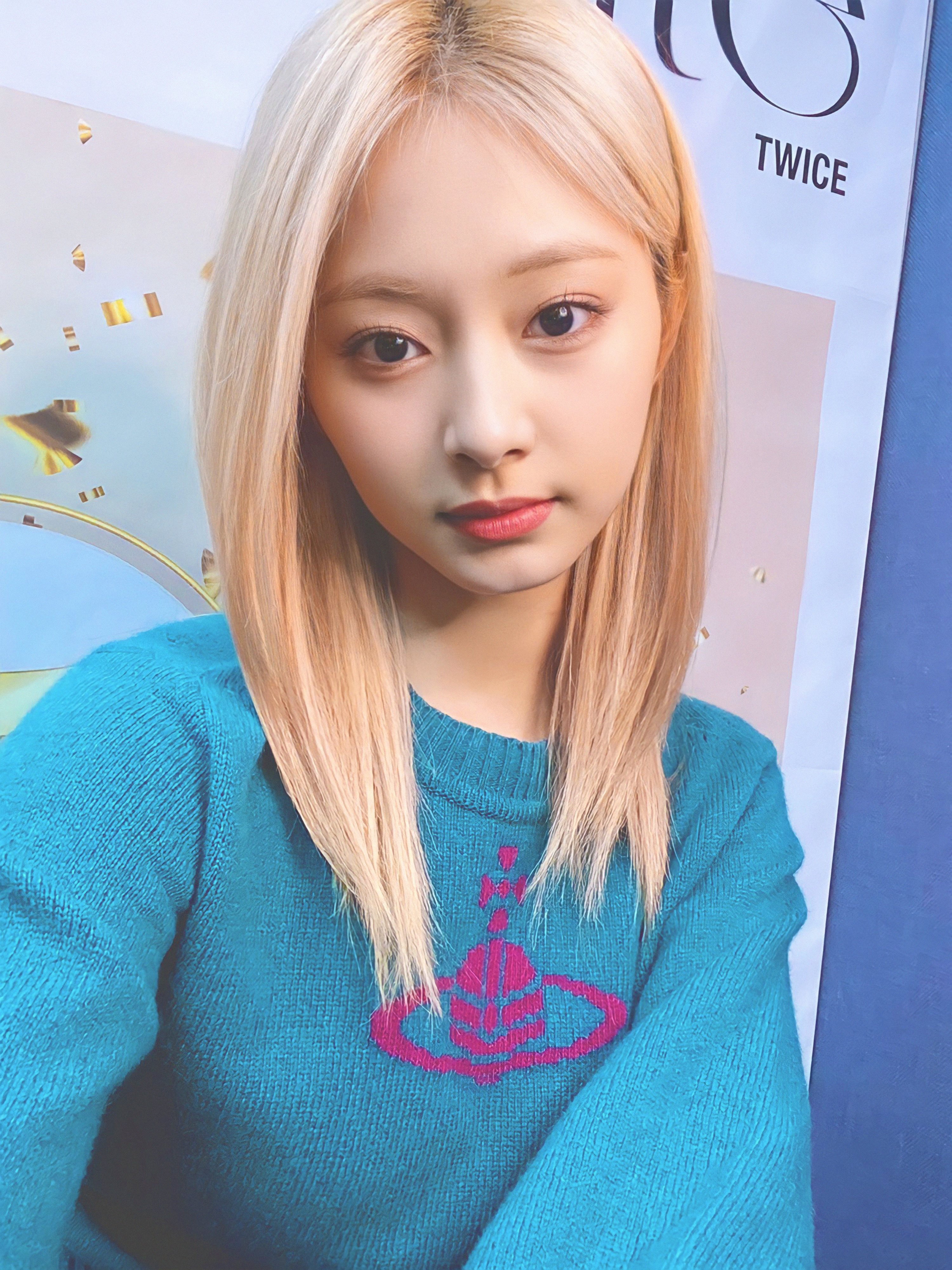 blonde-tzuyu-2022-10-22.jpg