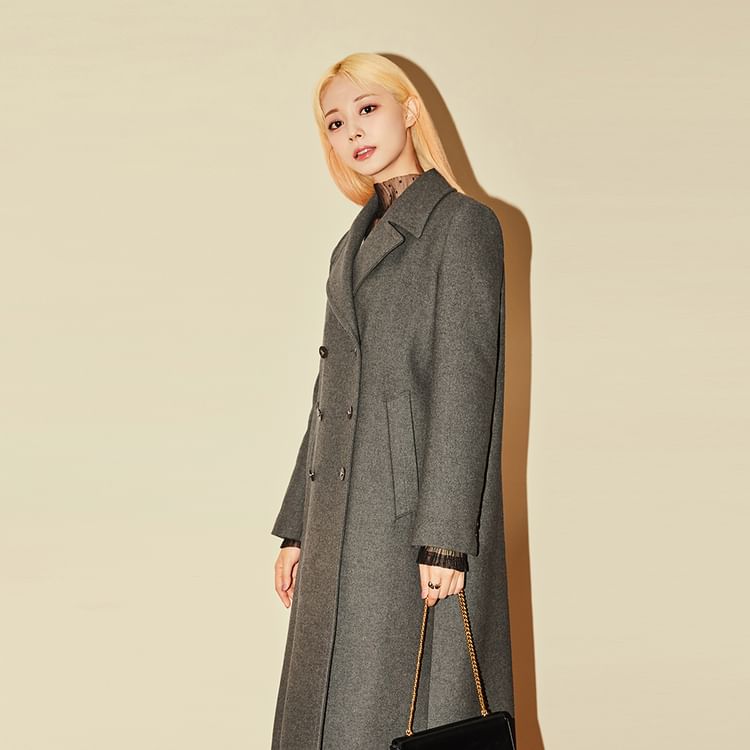 (Grey Coat) Tzuyu-ZooC-Winter-Collection-2022-Q4.jpg