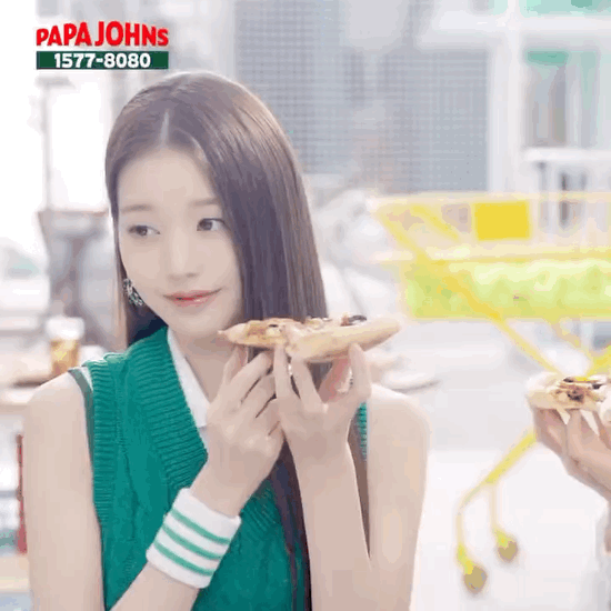 GIRL-eating-pizza-WY-Jang.gif