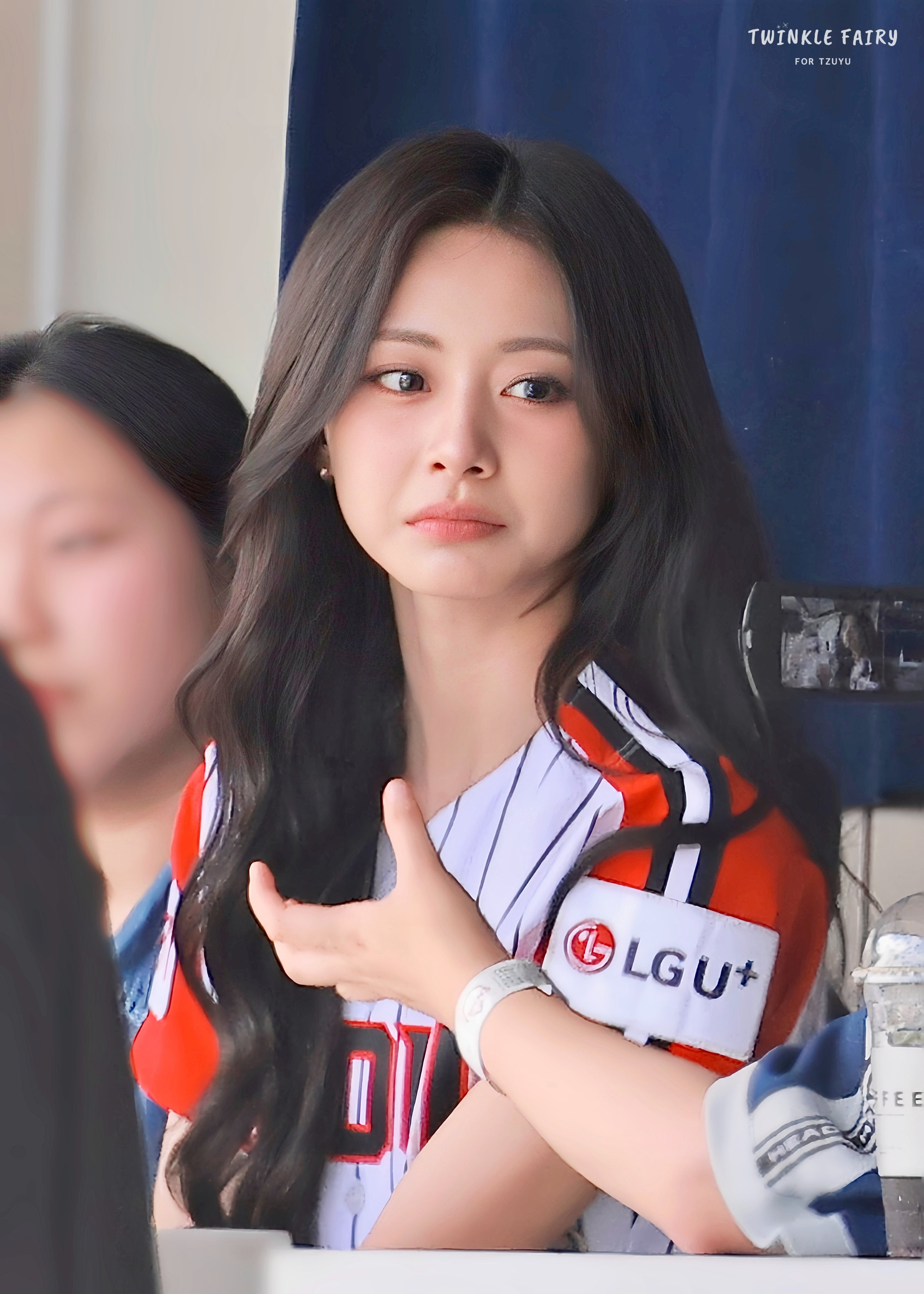 Tzuyu 2024 LG-Twins-Baseball-Ceremonial first pitch-02.jpg